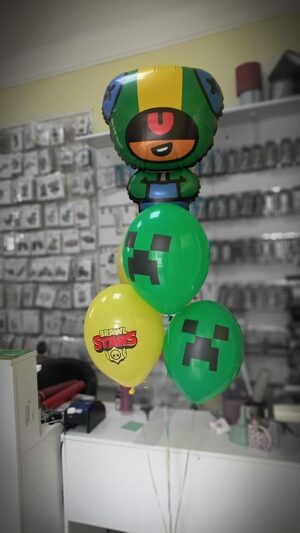 Фонтани з кульок з фольгованими фігурами